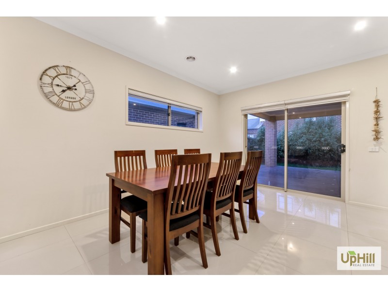 31 BRIGHTSTONE DRIVE, Clyde North VIC 3978