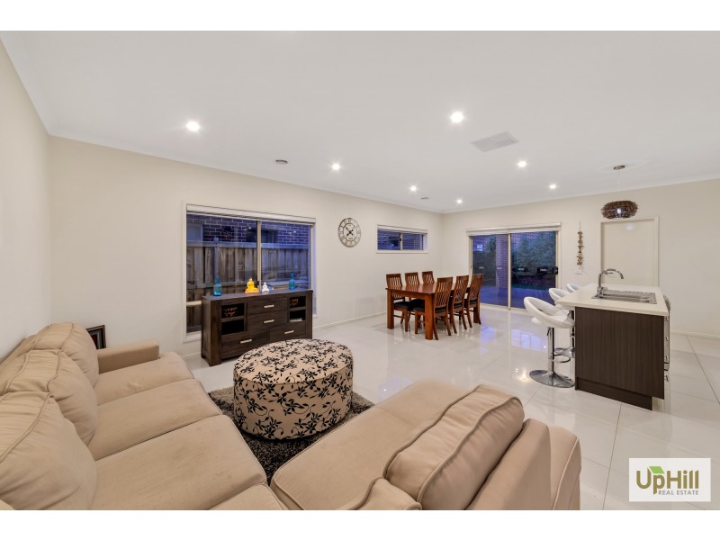 31 BRIGHTSTONE DRIVE, Clyde North VIC 3978