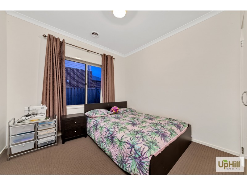 31 BRIGHTSTONE DRIVE, Clyde North VIC 3978