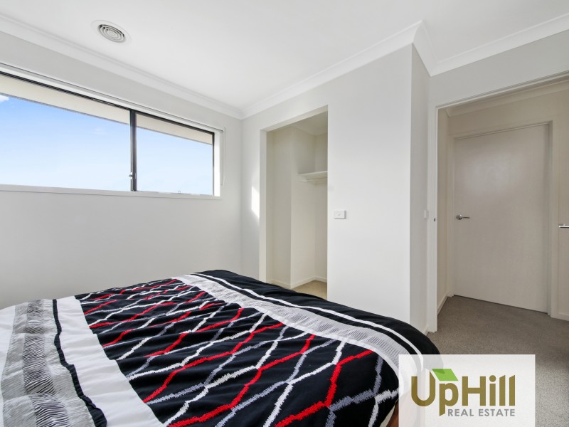 55 MOXHAM DRIVE, Clyde North VIC 3978