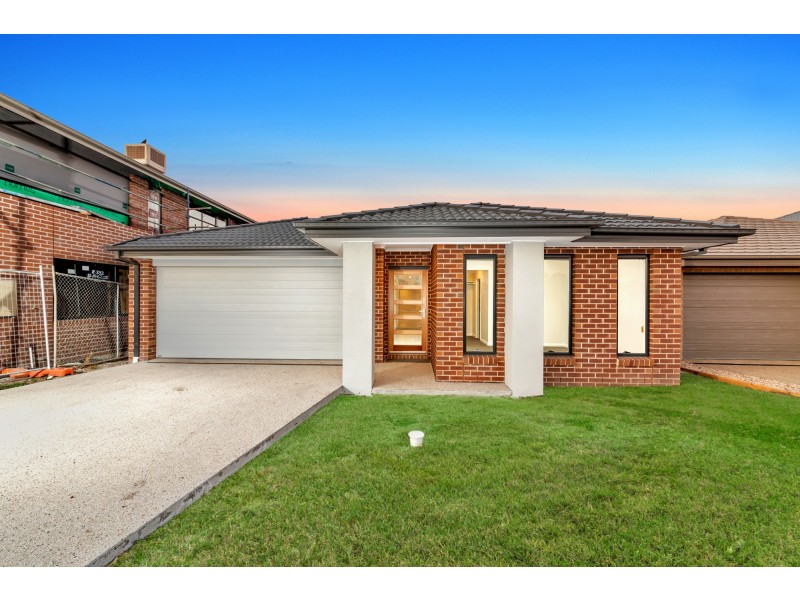 26 SCOTLAND CIRCUIT, Cranbourne West VIC 3977