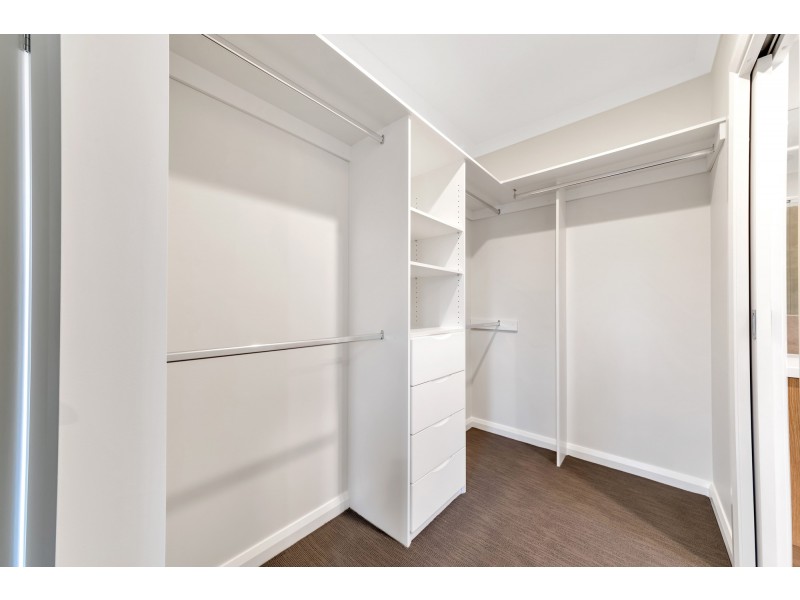 26 SCOTLAND CIRCUIT, Cranbourne West VIC 3977