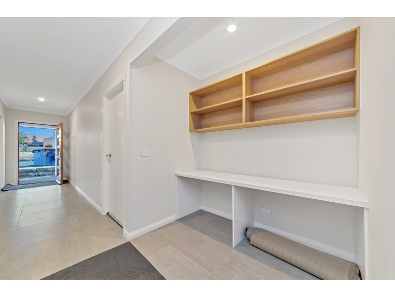 26 SCOTLAND CIRCUIT, Cranbourne West VIC 3977