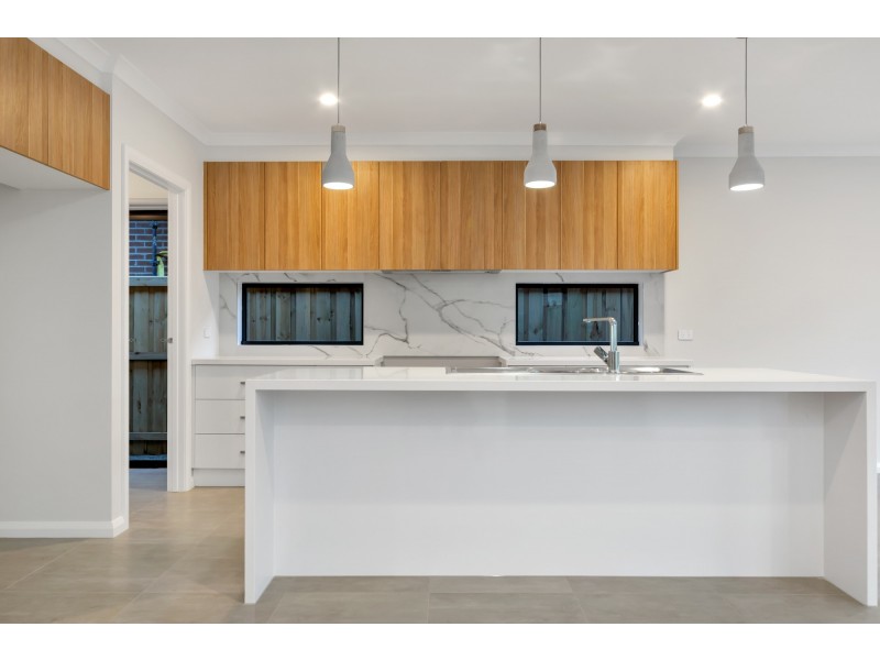 26 SCOTLAND CIRCUIT, Cranbourne West VIC 3977