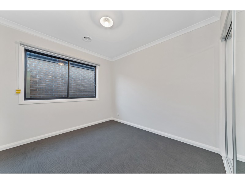 26 SCOTLAND CIRCUIT, Cranbourne West VIC 3977