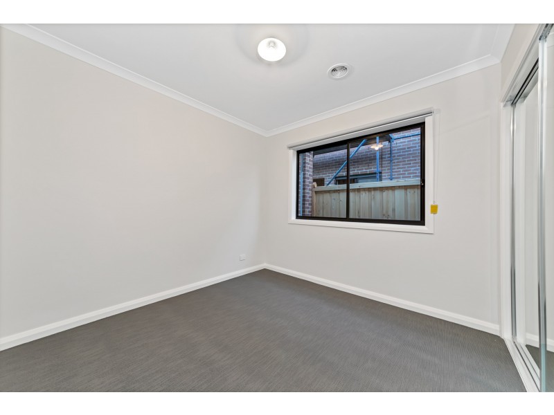 26 SCOTLAND CIRCUIT, Cranbourne West VIC 3977