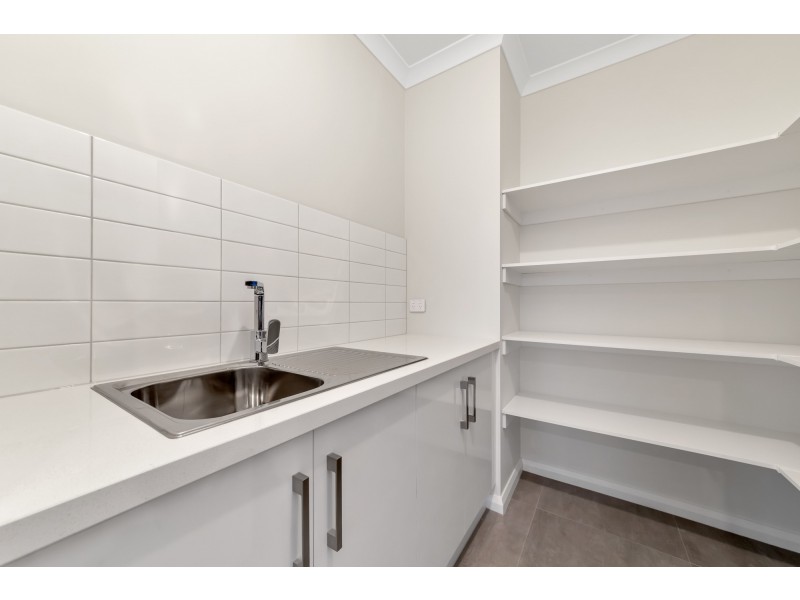 26 SCOTLAND CIRCUIT, Cranbourne West VIC 3977