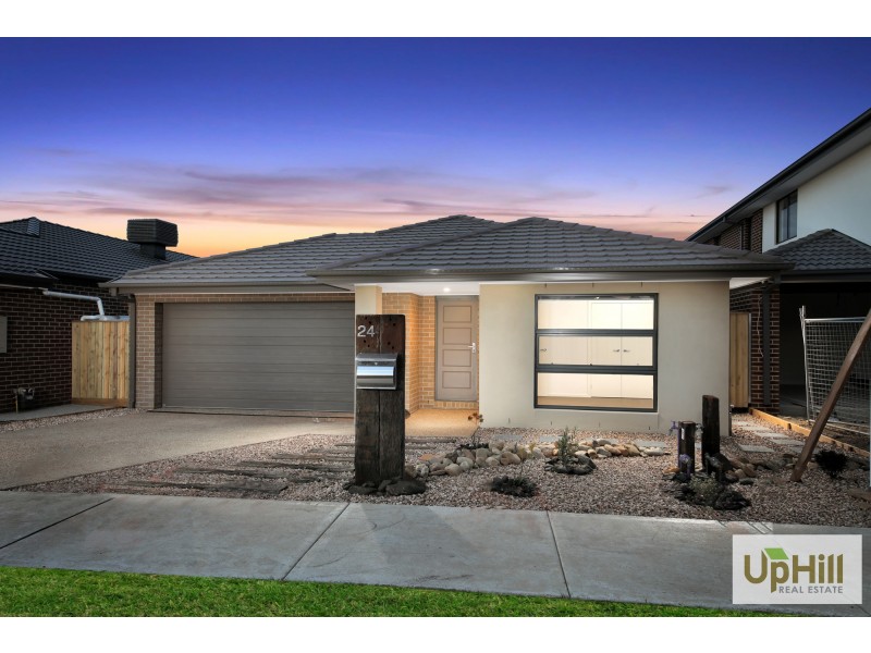 24 SCOTLAND CIRCUIT, Cranbourne West VIC 3977