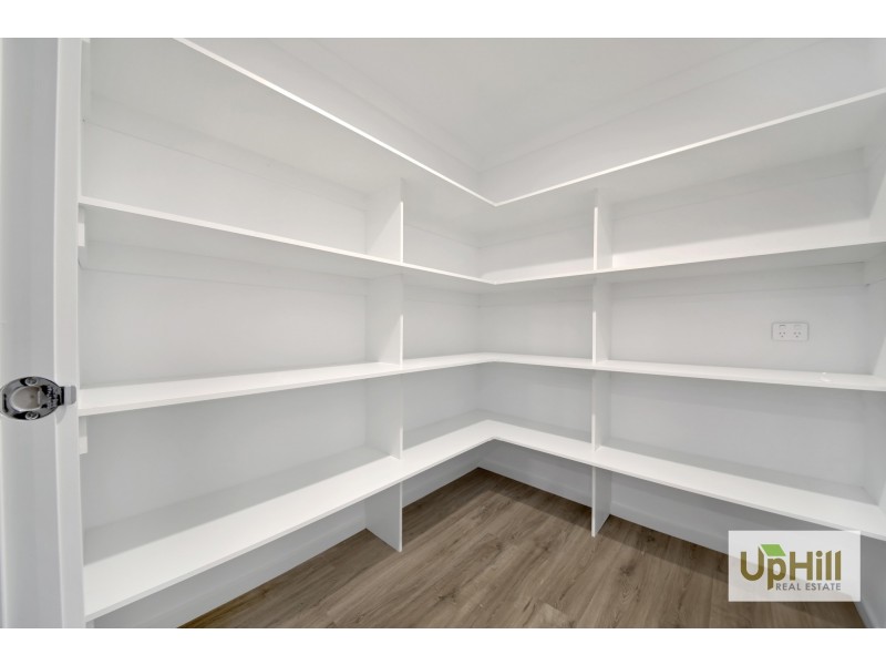 24 SCOTLAND CIRCUIT, Cranbourne West VIC 3977