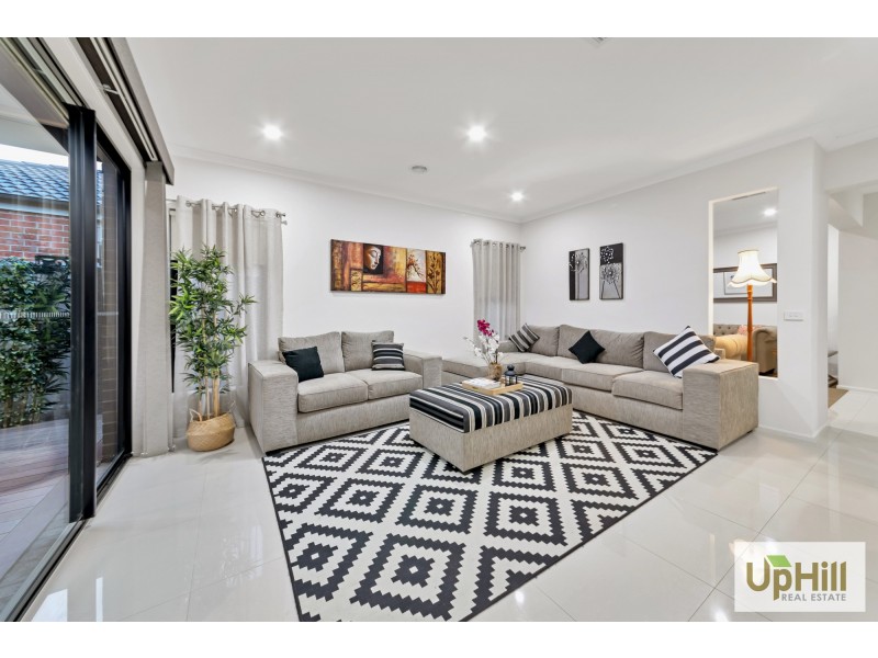 40 PALOMINO AVENUE, Clyde North VIC 3978