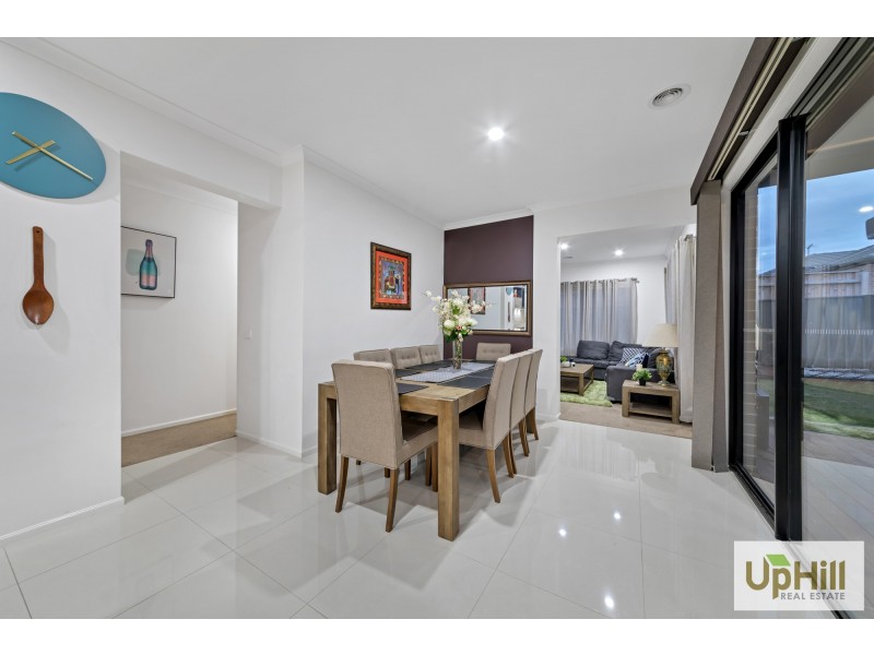 40 PALOMINO AVENUE, Clyde North VIC 3978