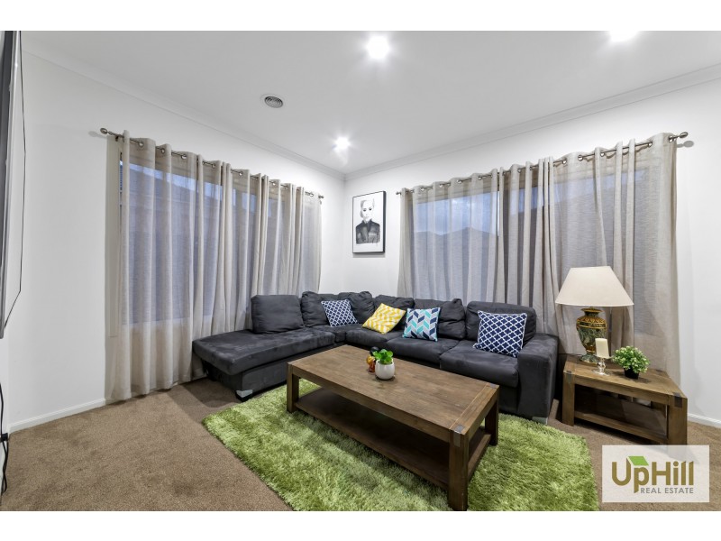 40 PALOMINO AVENUE, Clyde North VIC 3978