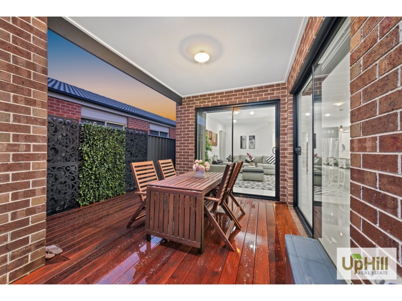 40 PALOMINO AVENUE, Clyde North VIC 3978