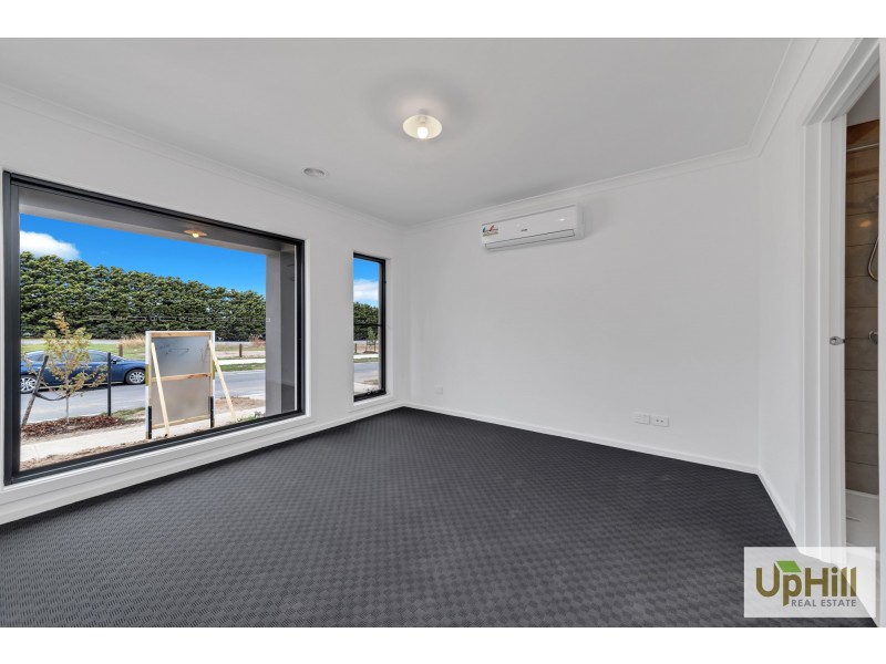 11 ROSANOVE STREET, Clyde North VIC 3978