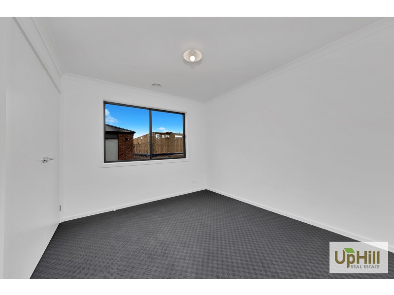 11 ROSANOVE STREET, Clyde North VIC 3978