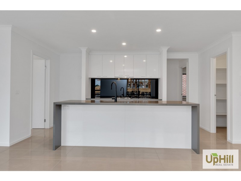 11 ROSANOVE STREET, Clyde North VIC 3978