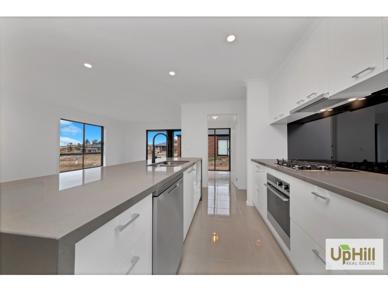 11 ROSANOVE STREET, Clyde North VIC 3978