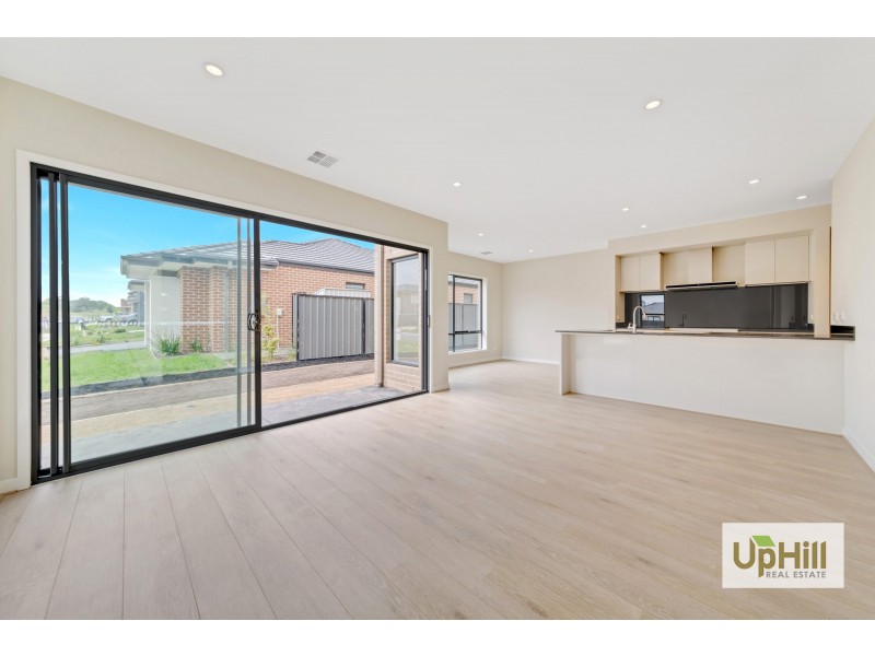 47A Glenrose Boulevard, Clyde North VIC 3978