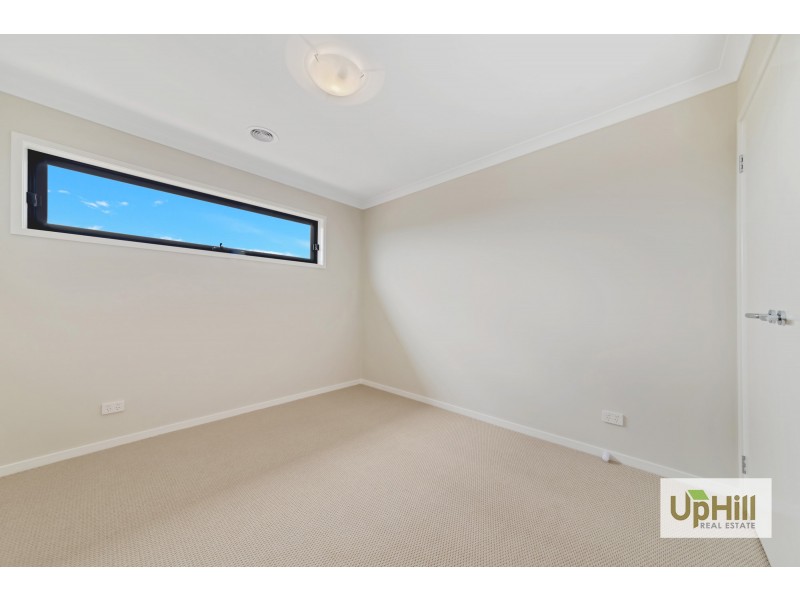 47A Glenrose Boulevard, Clyde North VIC 3978