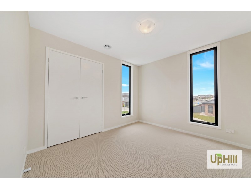 47A Glenrose Boulevard, Clyde North VIC 3978