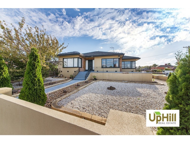 33 Charles Avenue, Hallam VIC 3803