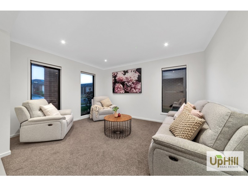 21 Sloane Drive, Clyde North VIC 3978