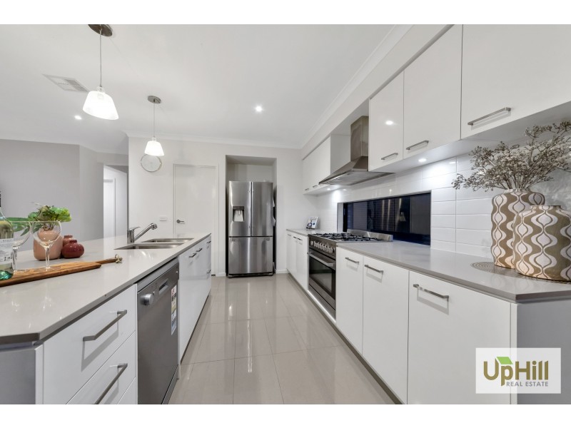 21 Sloane Drive, Clyde North VIC 3978