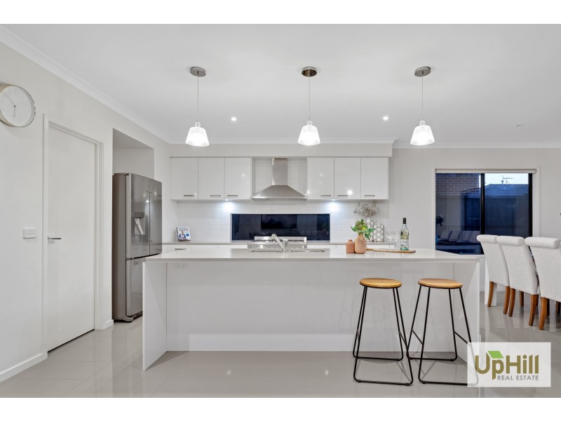 21 Sloane Drive, Clyde North VIC 3978