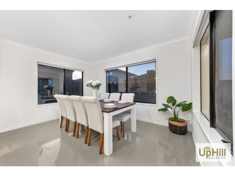 21 Sloane Drive, Clyde North VIC 3978