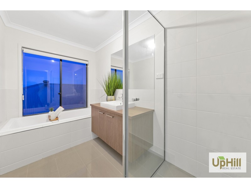 21 Sloane Drive, Clyde North VIC 3978