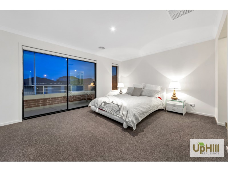 21 Sloane Drive, Clyde North VIC 3978