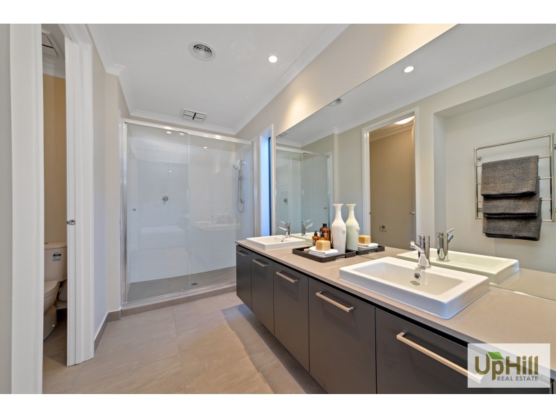 15 Keighery Drive, Clyde North VIC 3978