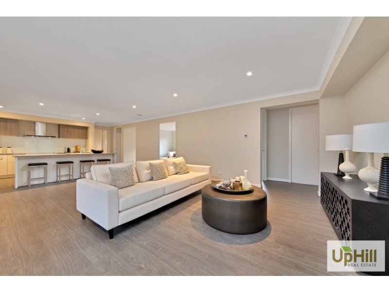 15 Keighery Drive, Clyde North VIC 3978