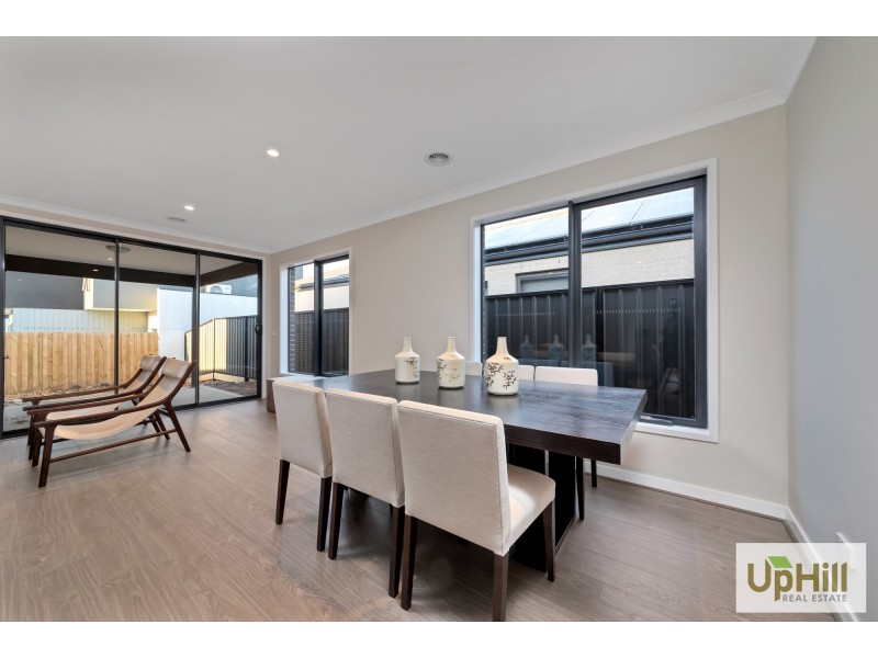 15 Keighery Drive, Clyde North VIC 3978