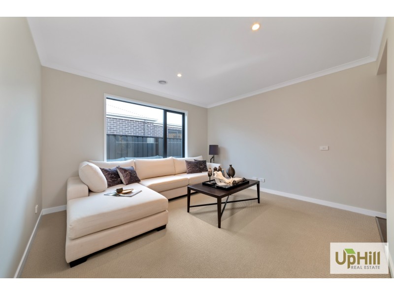 15 Keighery Drive, Clyde North VIC 3978