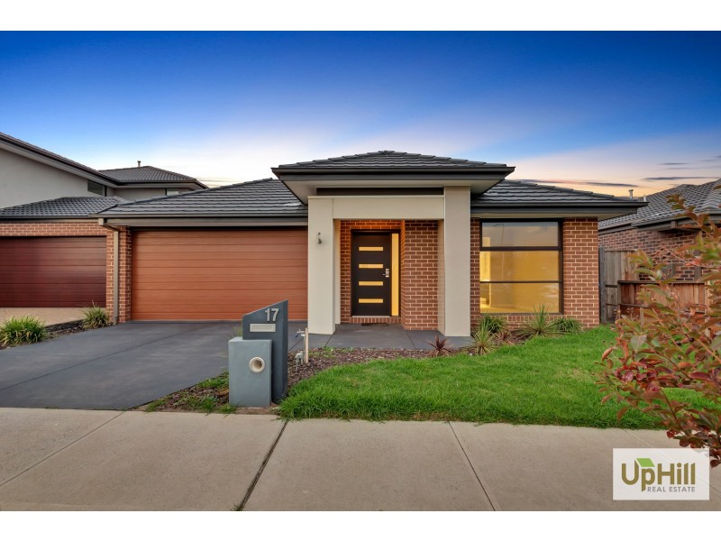 17 Blundy boulevard, Clyde North VIC 3978