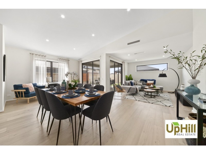 30 VASELLO CIRCUIT, Cranbourne South VIC 3977