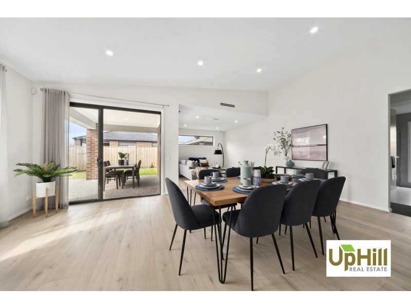 30 VASELLO CIRCUIT, Cranbourne South VIC 3977