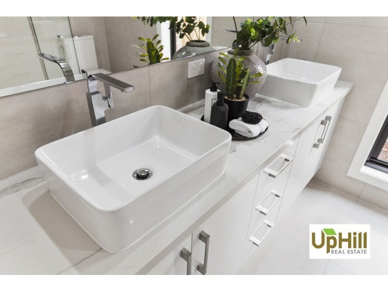 30 VASELLO CIRCUIT, Cranbourne South VIC 3977