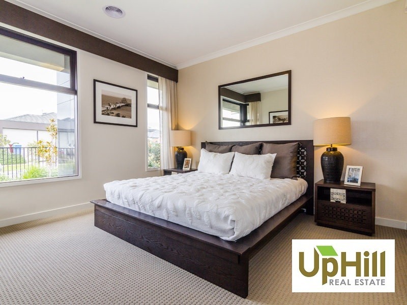 35  WINCHCOMBE WAY, Cranbourne North VIC 3977