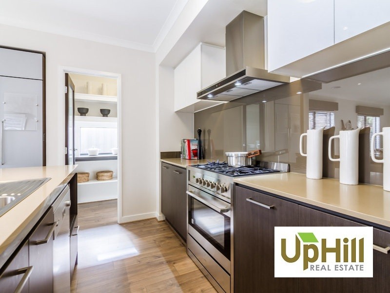 35  WINCHCOMBE WAY, Cranbourne North VIC 3977