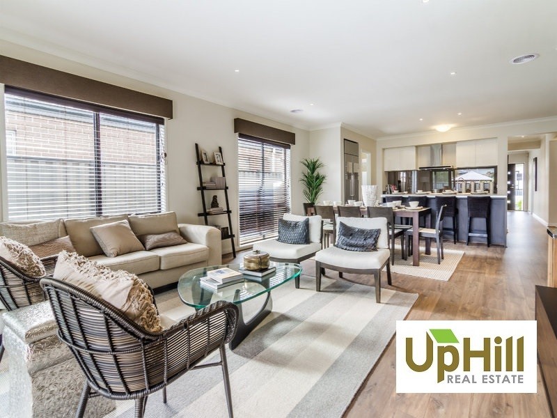 35  WINCHCOMBE WAY, Cranbourne North VIC 3977