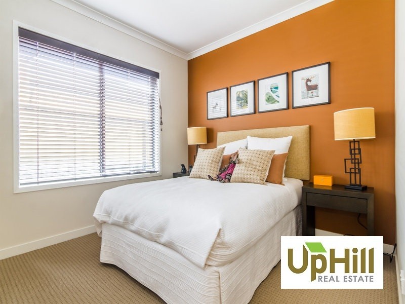 35  WINCHCOMBE WAY, Cranbourne North VIC 3977