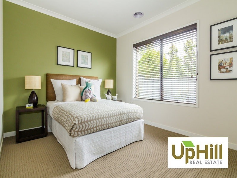 35  WINCHCOMBE WAY, Cranbourne North VIC 3977