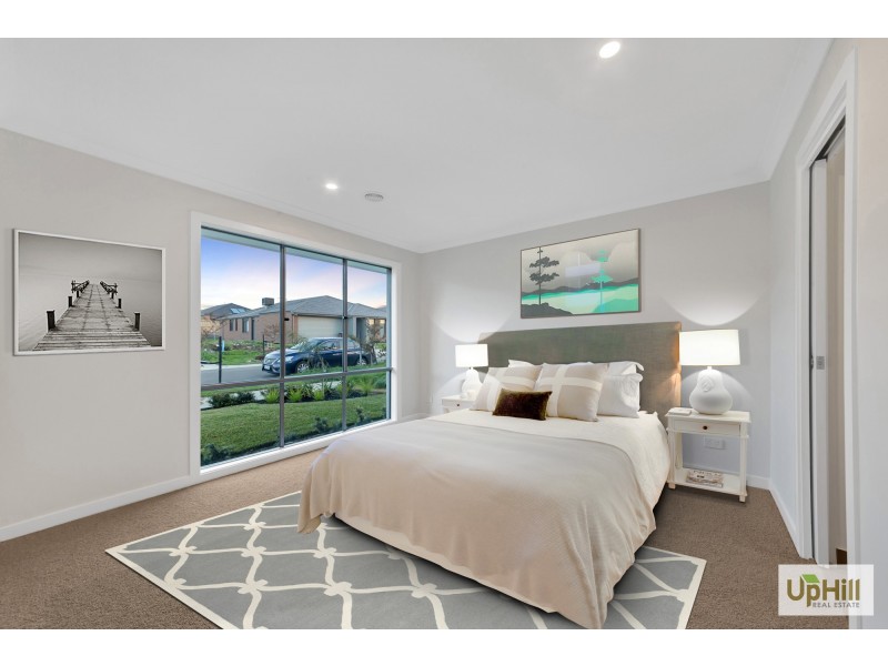 107 Moxham Drive, Clyde North VIC 3978