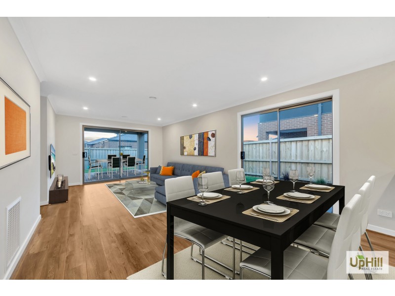 107 Moxham Drive, Clyde North VIC 3978