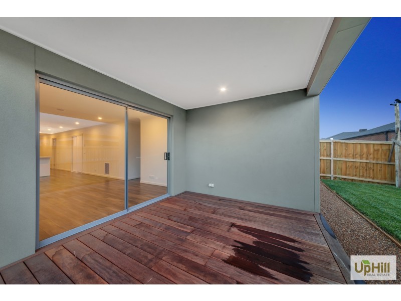 107 Moxham Drive, Clyde North VIC 3978