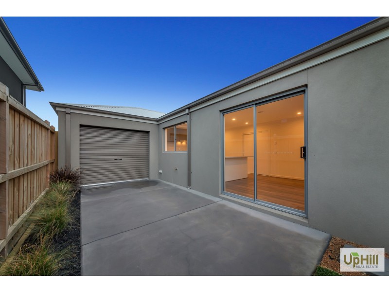 107 Moxham Drive, Clyde North VIC 3978