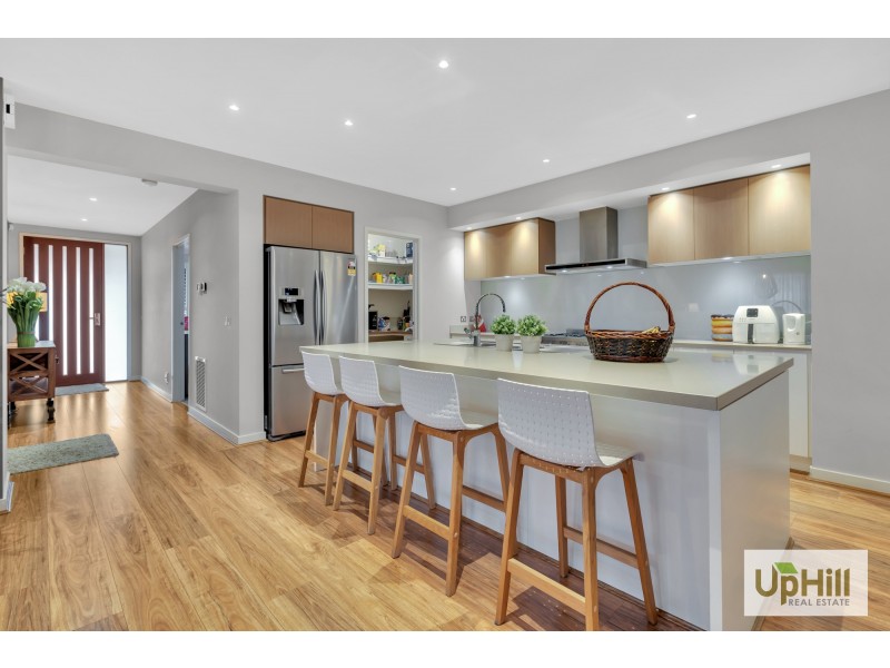 17 Hollingrove Avenue, Clyde North VIC 3978