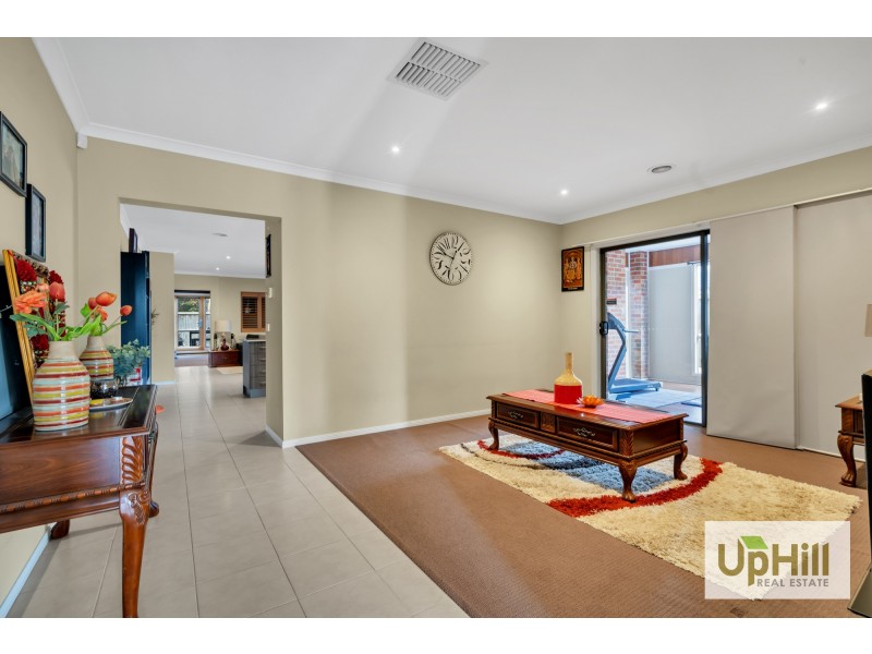 5 RAMMER WAY, Cranbourne East VIC 3977